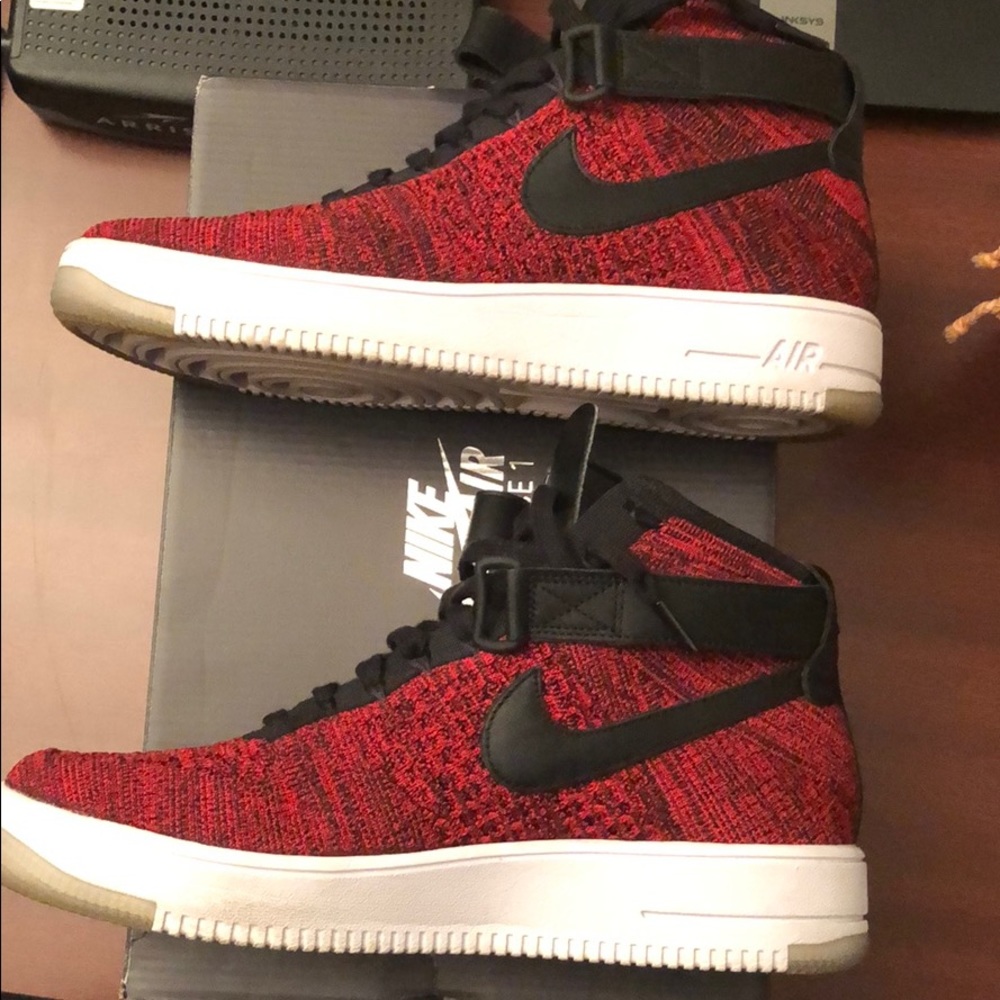 Nike Air Force 1 Flyknit Mid